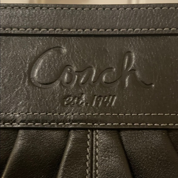 Coach Black Leather Shoulder Bag with Coach charm - Picture 2 of 12
